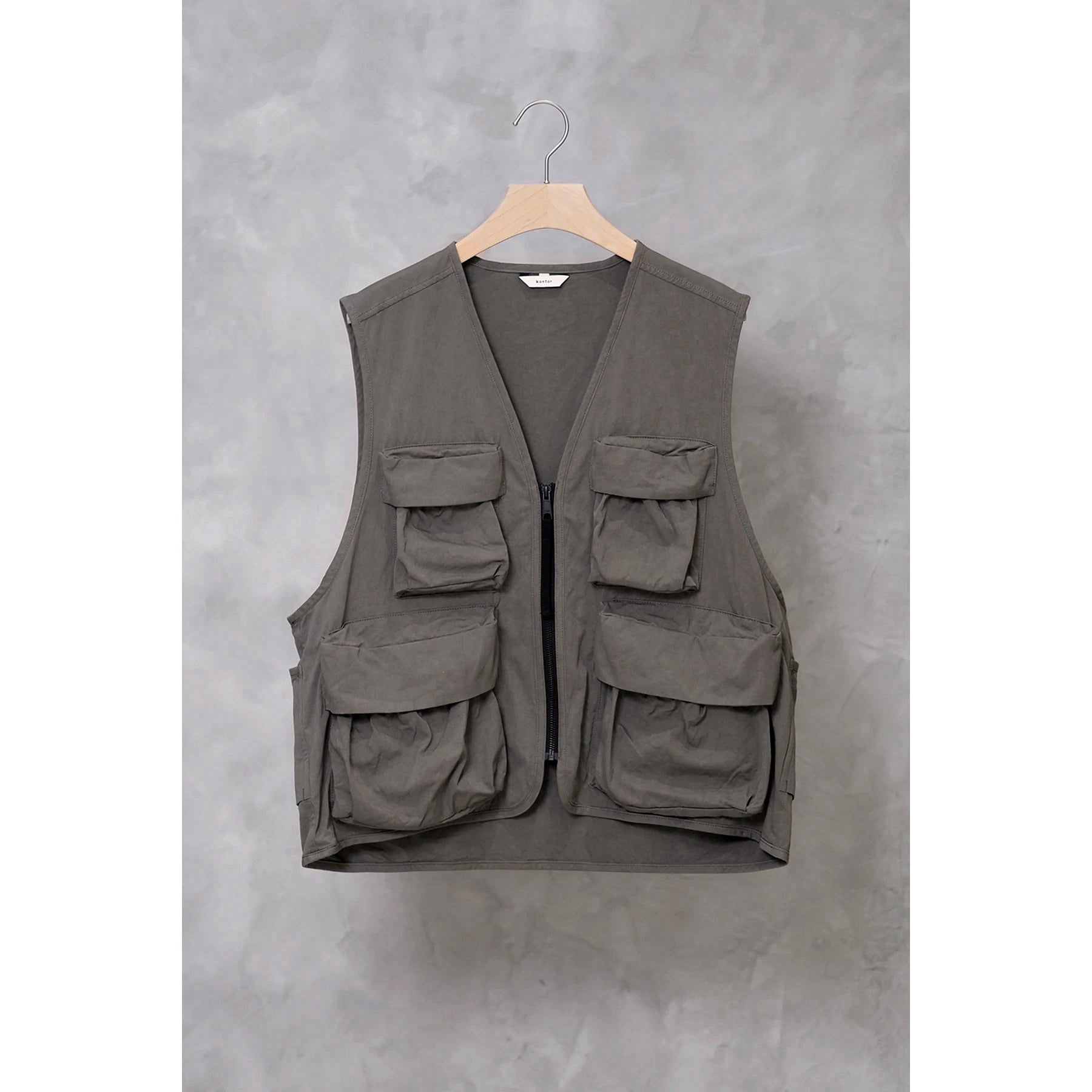 LOWNN Utility Vest - トップス