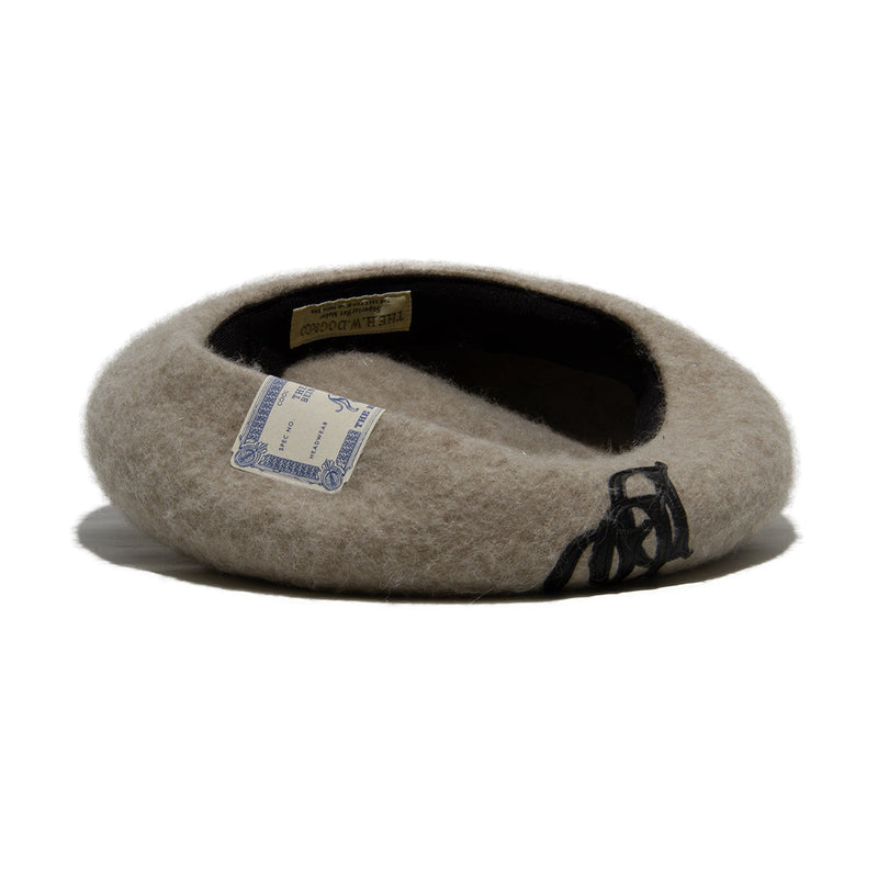 D-00994 LEATHER WAPPEN FLUFFY BERET