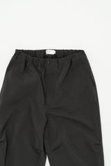 PT04242 POLYESTER KNEE TUCK PANTS