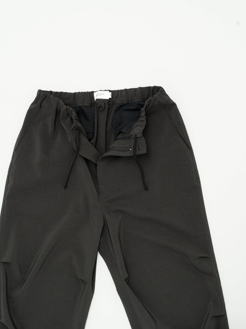 PT04242 POLYESTER KNEE TUCK PANTS