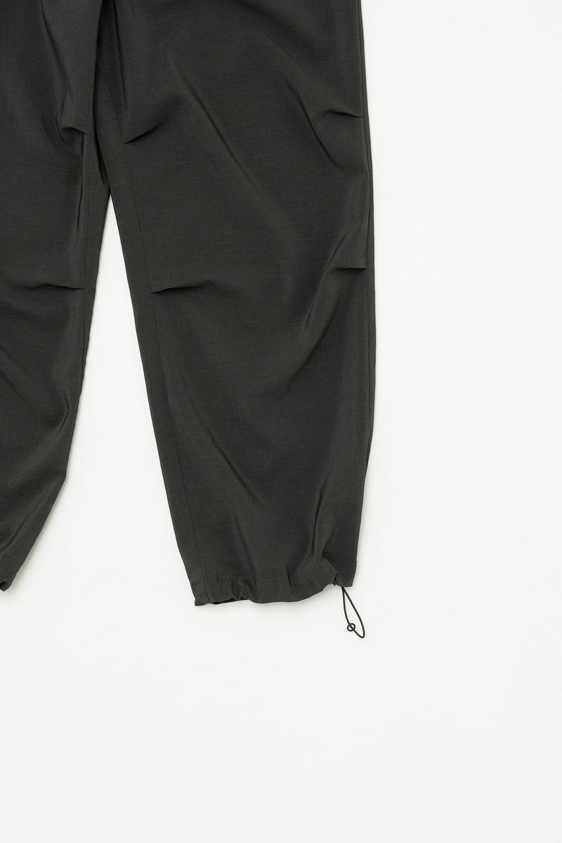 PT04242 POLYESTER KNEE TUCK PANTS