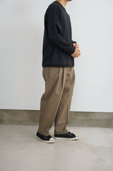 PT09243 DEEP TUCK PRESSED PANTS