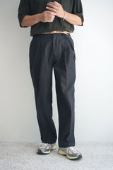 PT09243 DEEP TUCK PRESSED PANTS